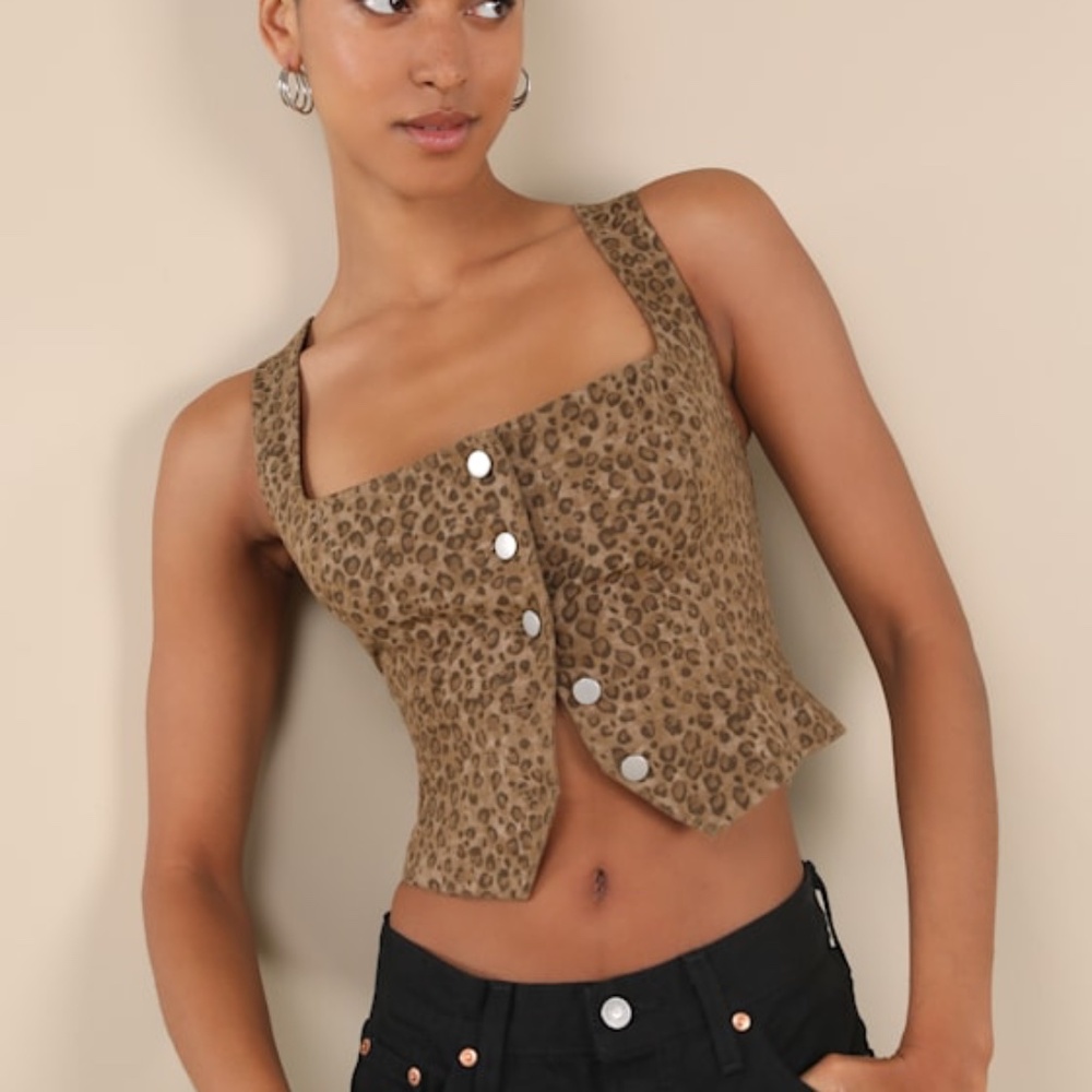 Lulus Ozella Brown Leopard Button-front Sleeveless Crop Top - Size M